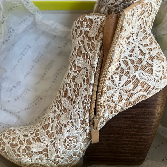 Very Volatile Women's Lace Overlay Ankle Boots - Cream and Tan - Picture 3 of 8